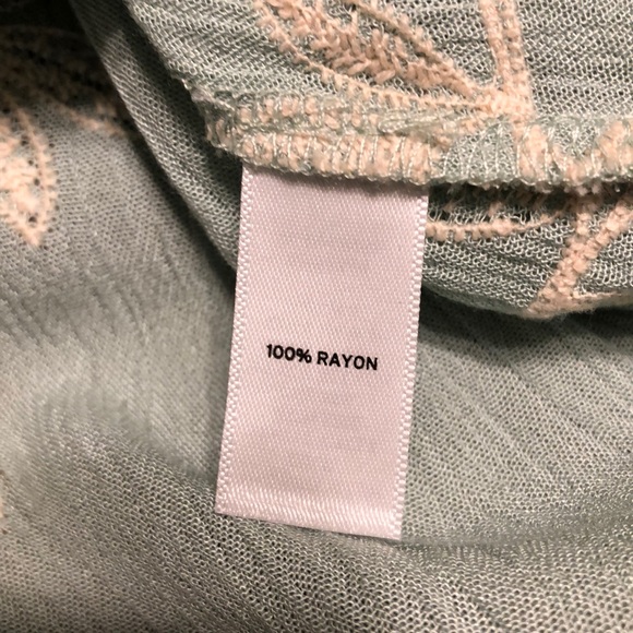 NWT - Embroidered Top by Melrose and Market. Sz M - Picture 8 of 8